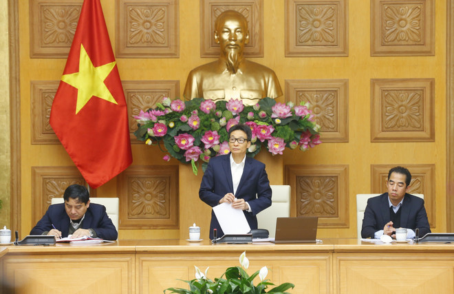 Phó Thủ tướng Vũ Đức Đam phát biểu chỉ đạo cuộc họp. (Ảnh: Doãn Tấn/TTXVN) Sẽ siết chặt quản lý nhập cảnh qua đường bộ, đường thủy và đường không ảnh 2