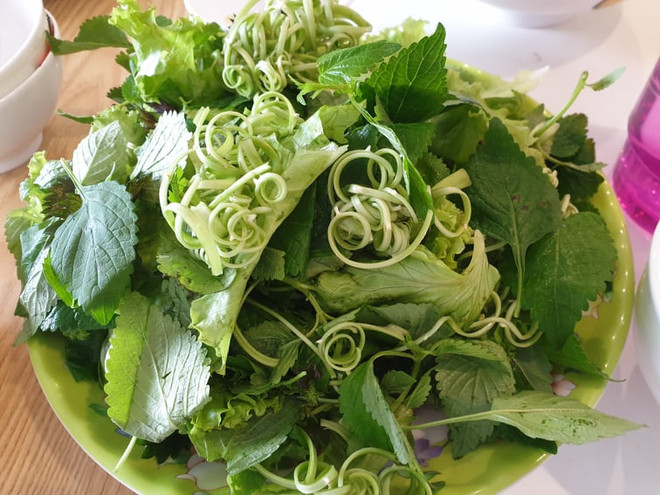 Nguy cơ mắc bệnh sán lá gan do ăn sống các loại rau thủy sinh ảnh 1