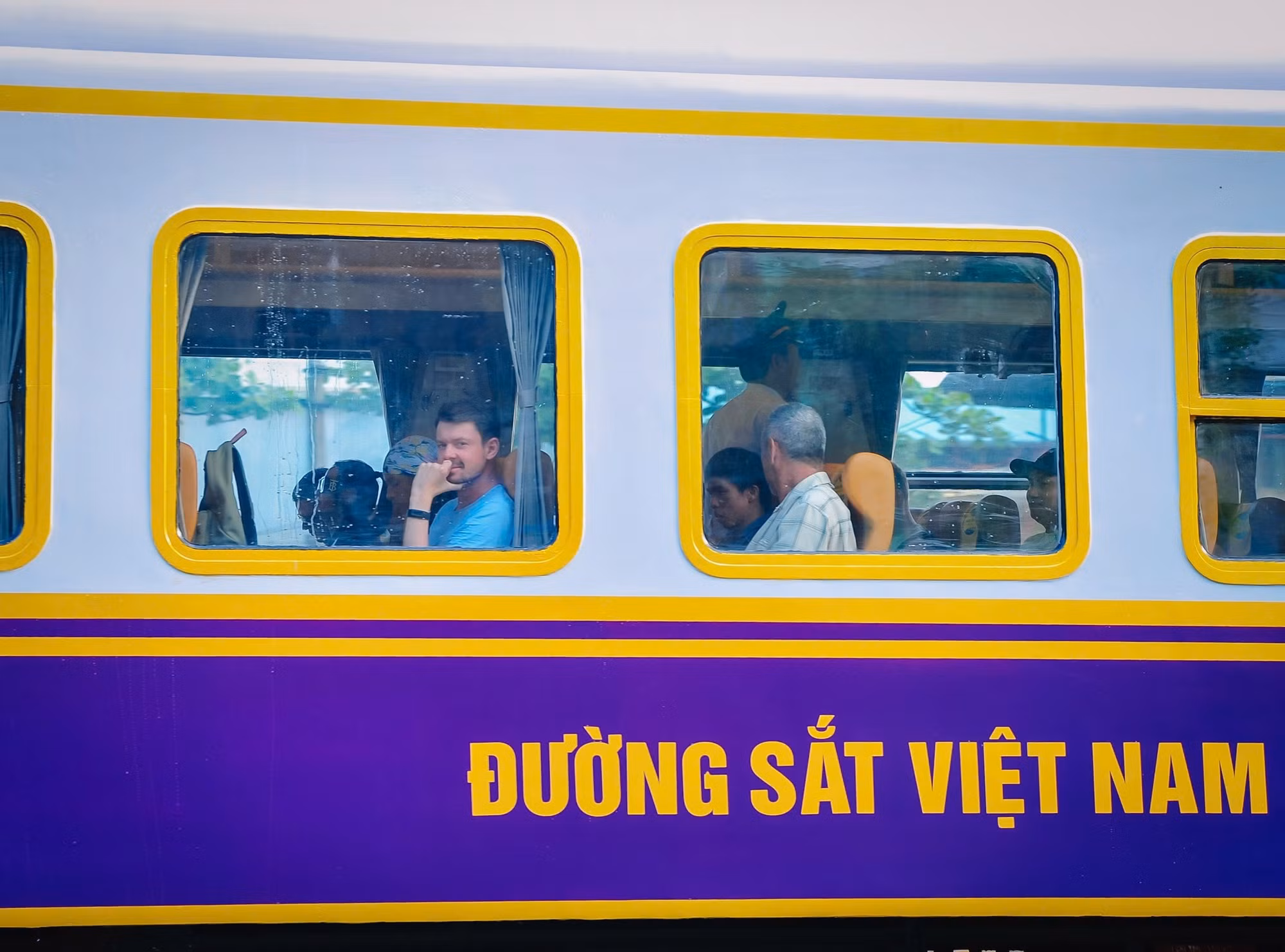 hanh-khach-di-tau.jpg