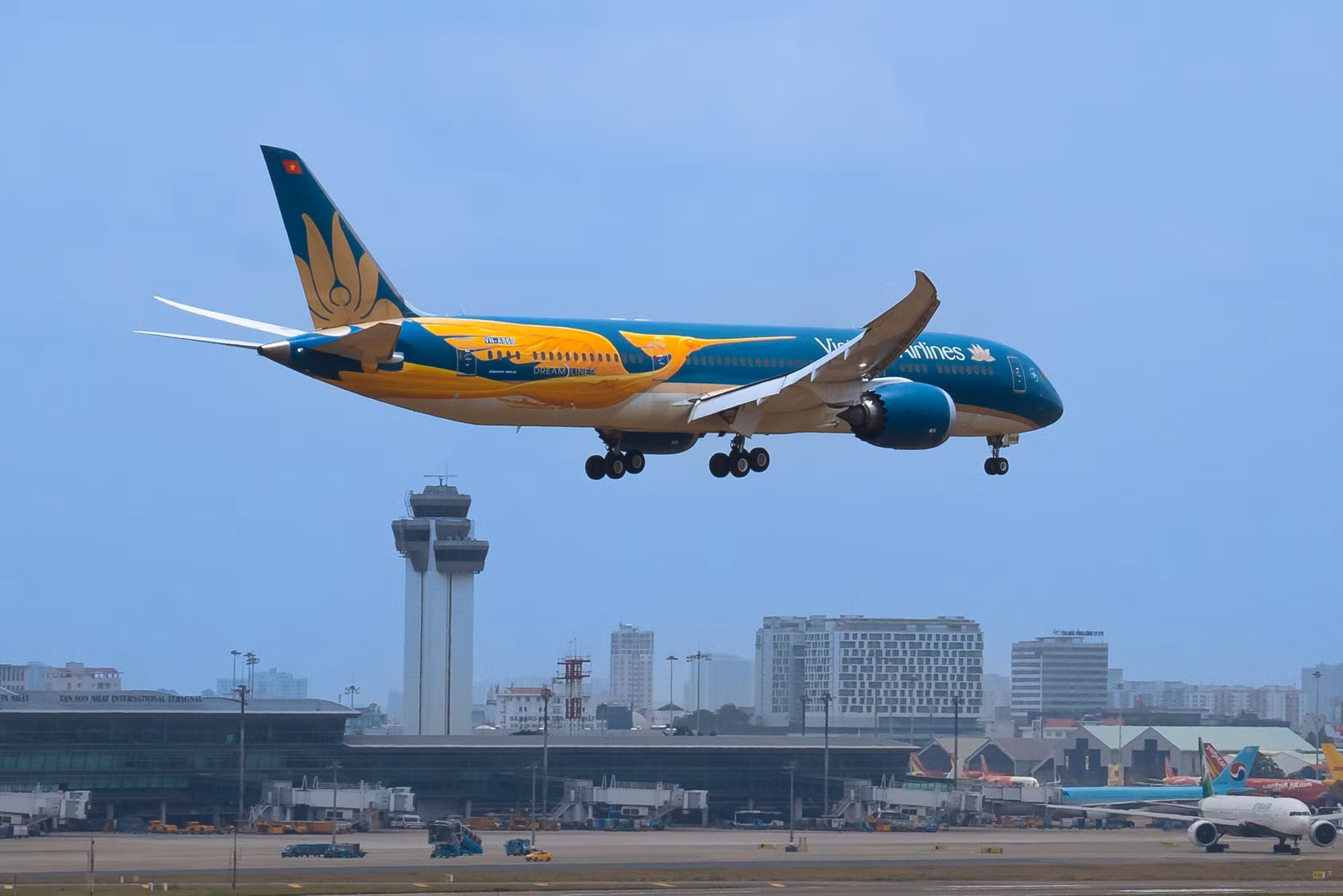 bay-vietnam-airlinesjpg.jpg