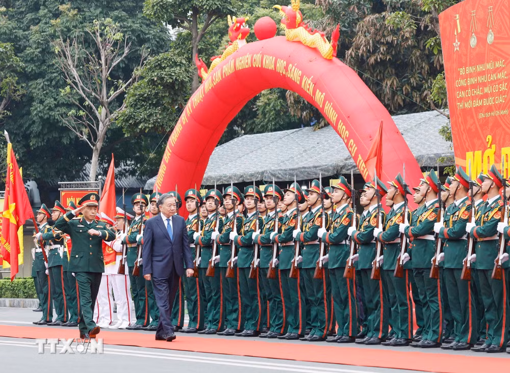 ttxvn-tong-bi-thu-du-le-ky-niem-80-nam-ngay-thanh-lap-binh-chung-cong-binh-11.jpg