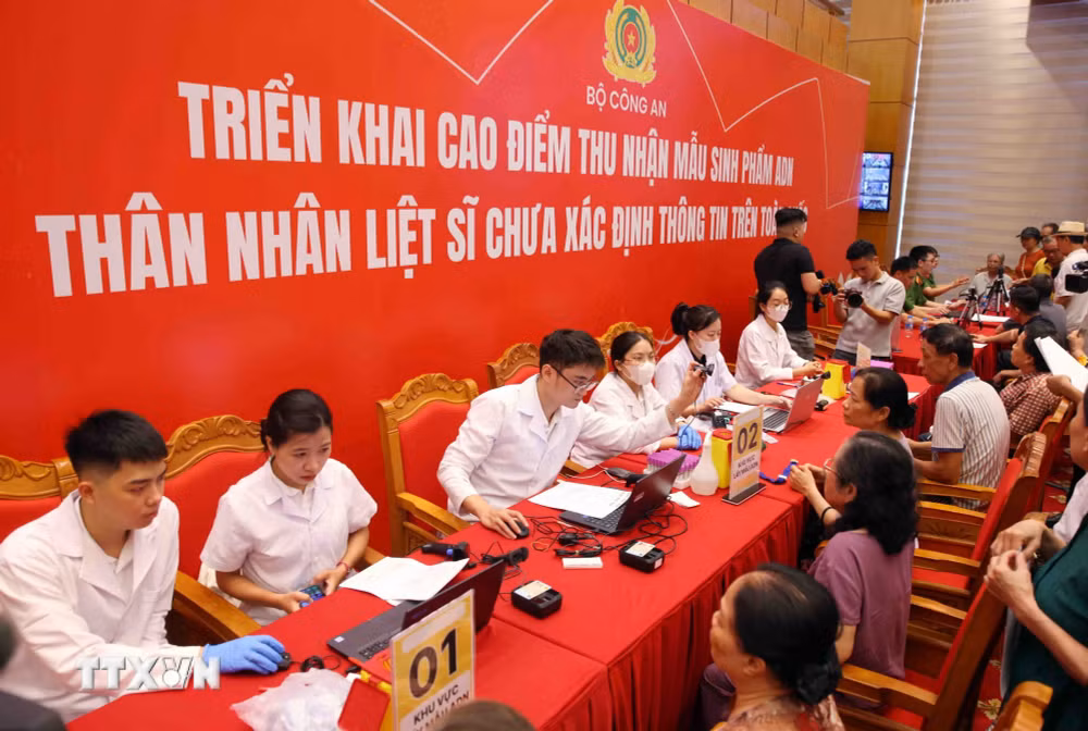 ttxvn-bo-cong-an-phat-dong-trien-khai-thang-cao-diem-thu-nhan-mau-sinh-pham-adn-than-nhan-liet-si-chua-xac-dinh-thong-tin-2.jpg