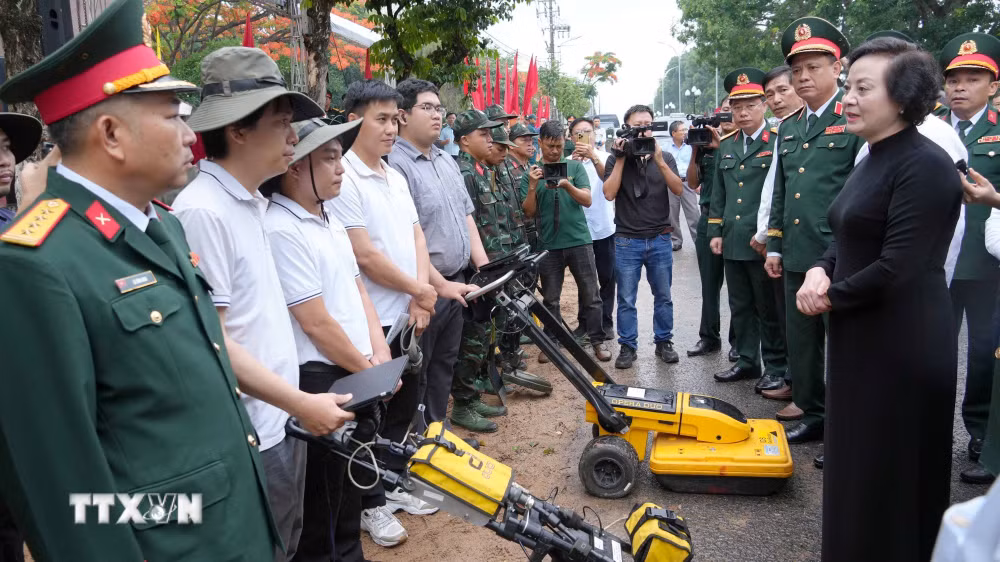 ttxvn-khai-quat-mo-liet-si-tap-the-tai-duong-truong-chinh-quang-ngai-2.jpg