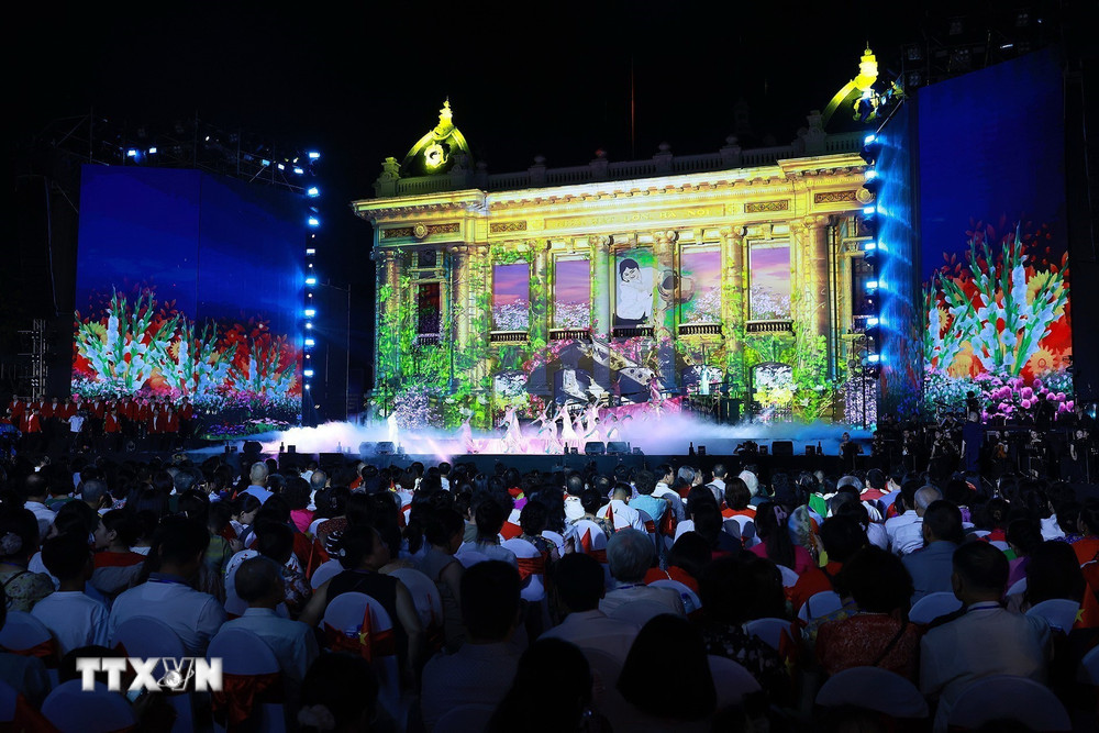 ttxvn-thu-tuong-chuong-trinh-nghe-thuat-7.jpg