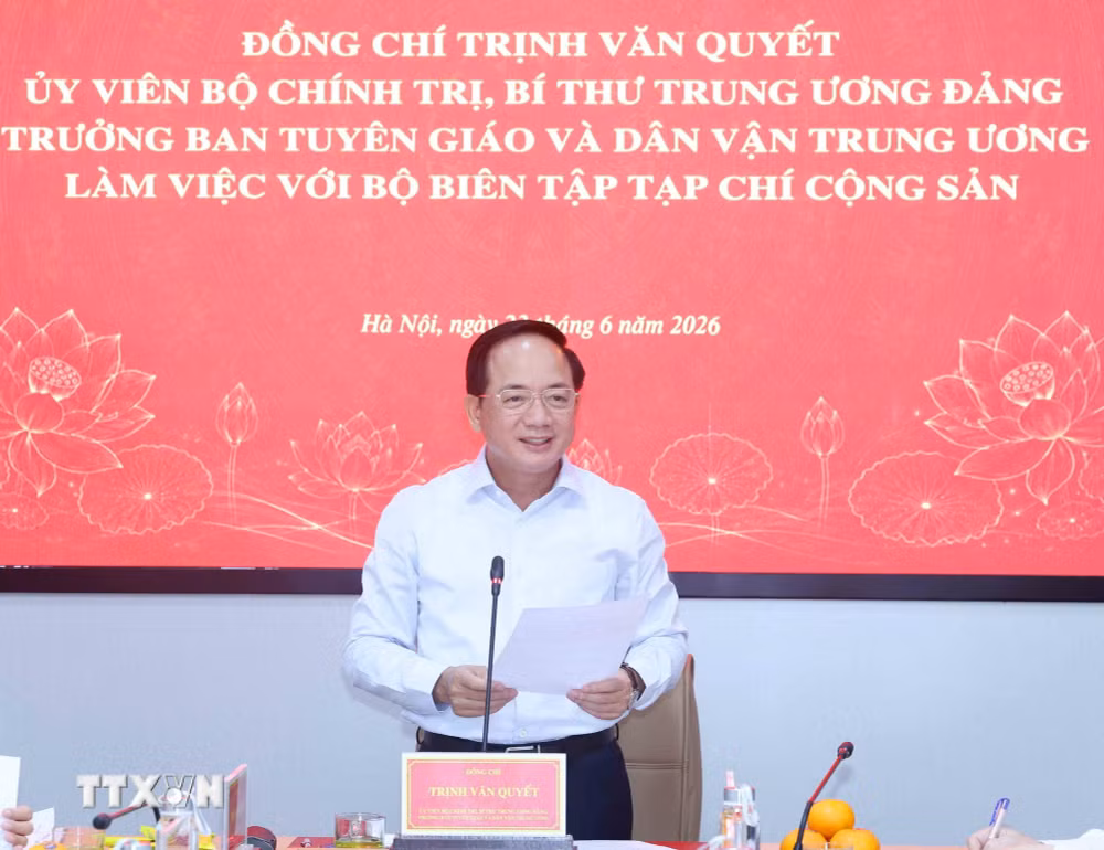 ttxvn-truong-ban-tuyen-giao-va-dan-van-trung-uong-lam-viec-voi-bo-bien-tap-tap-chi-cong-san-3.jpg