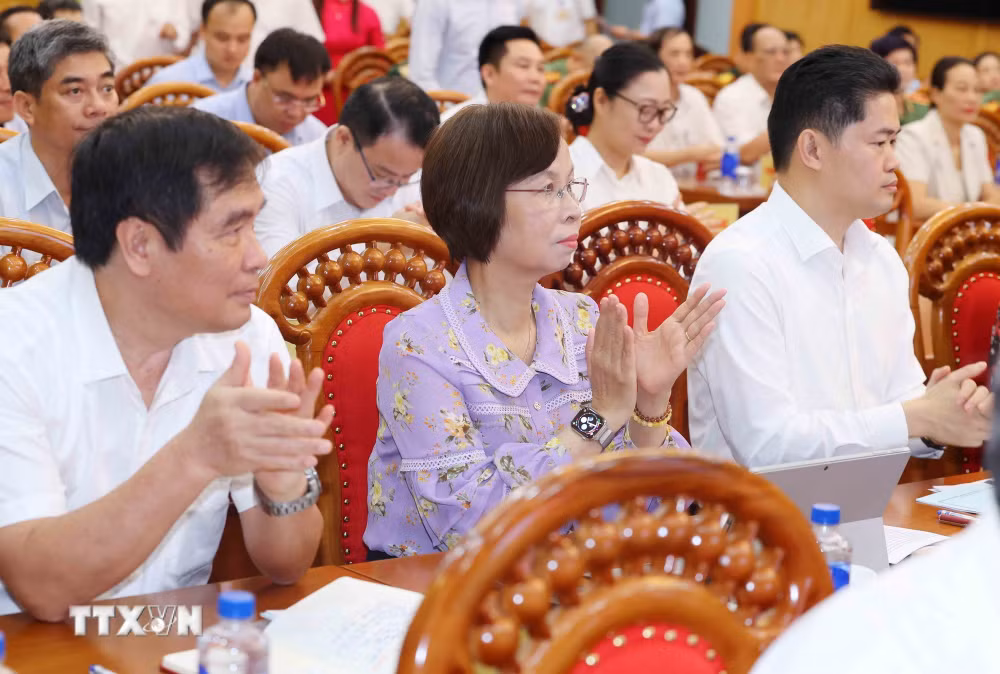 ttxvn-thuong-truc-ban-bi-thu-chu-tri-hoi-nghi-so-ket-6-thang-dau-nam-ban-chi-dao-35-trung-uong-4.jpg