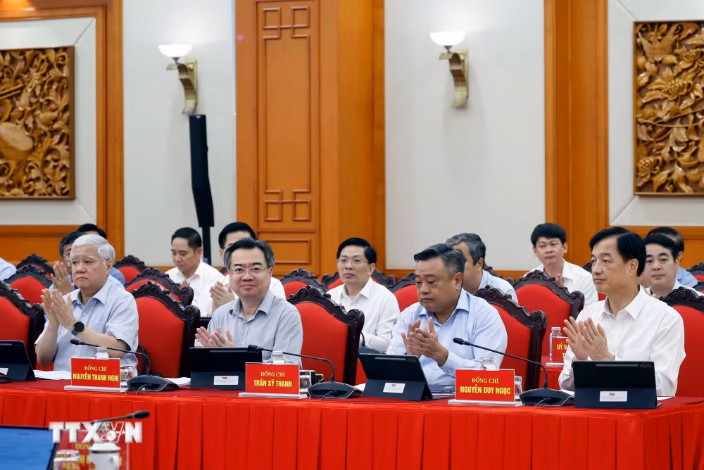 ttxvn-tong-bi-thu-chu-tich-nuoc-chu-tri-phien-hop-thu-nhat-ban-chi-dao-trung-uong-ve-sua-doi-bo-sung-dieu-le-dang-8.jpg