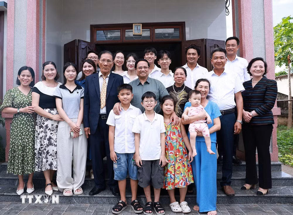 ttxvn-thu-tuong-thuong-binh-quang-tri-2.jpg