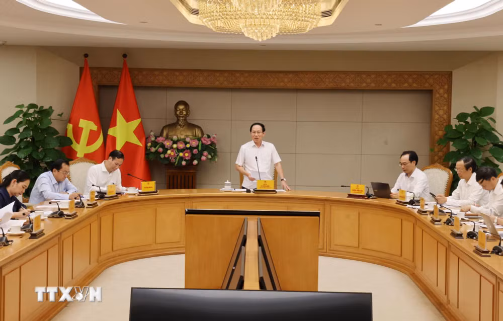 ttxvn-pho-thu-tuong-le-tien-chau-chu-tri-hop-ve-cong-tac-chuan-bi-cho-nam-hoc-3.jpg