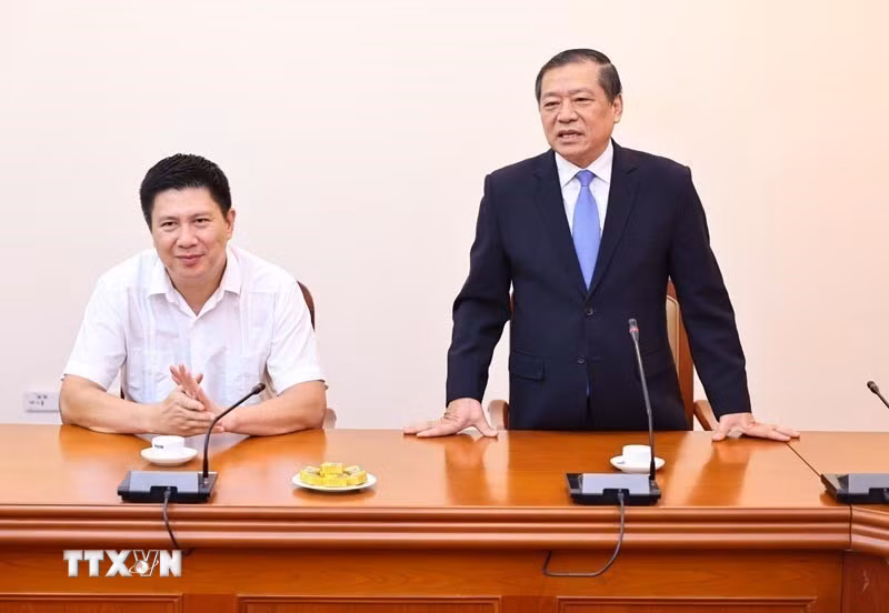ttxvn-ban-tuyen-giao-chuc-mung-2.jpg