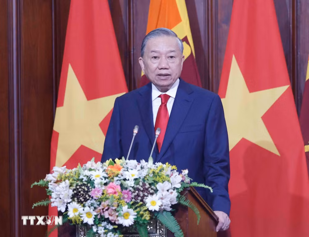 Tổng Bí thư, Chủ tịch nước Tô Lâm phát biểu tại buổi gặp gỡ báo chí nhân thăm cấp Nhà nước Sri Lanka. Ảnh: TTXVN