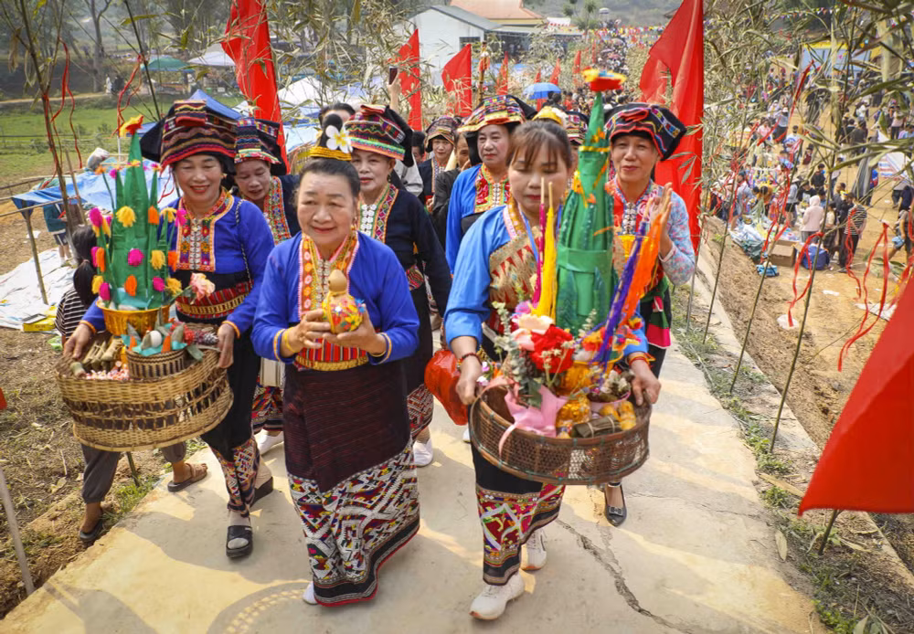 le-hoi-tet-te-nuoc-cua-nguoi-lao-o-nua-ngam-4.jpg