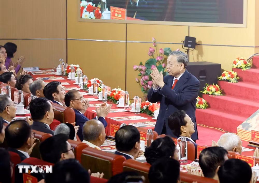 ttxvn-tong-bi-thu-chu-tich-nuoc-to-lam-du-le-ky-niem-120-nam-ngay-sinh-tong-bi-thu-ha-huy-tap-4.jpg