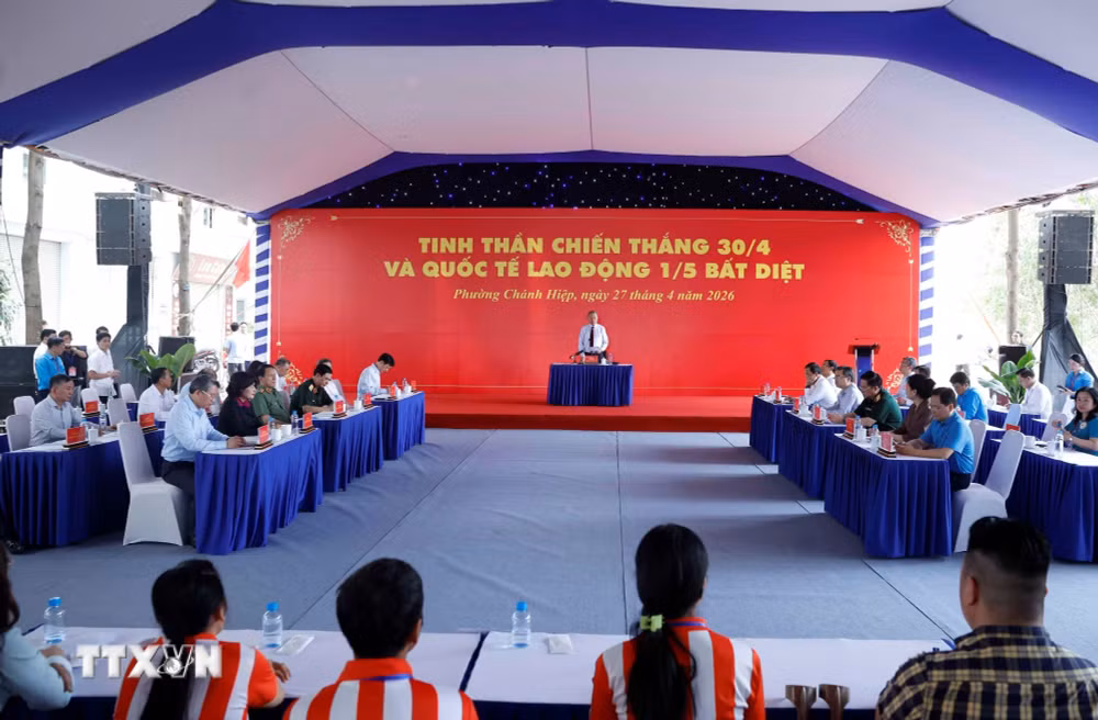Tổng Bí thư, Chủ tịch nước thăm, gặp gỡ, động viên công nhân, người lao động ở TPHCM- Ảnh 6.