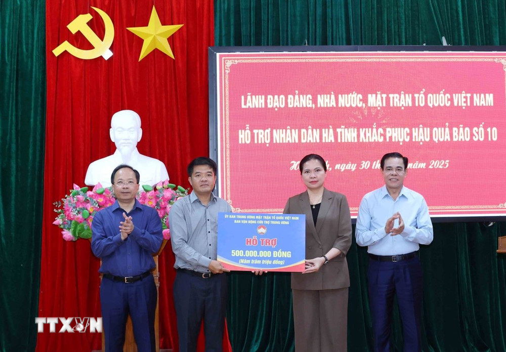 ttxvn-ho-tro-ha-tinh.jpg