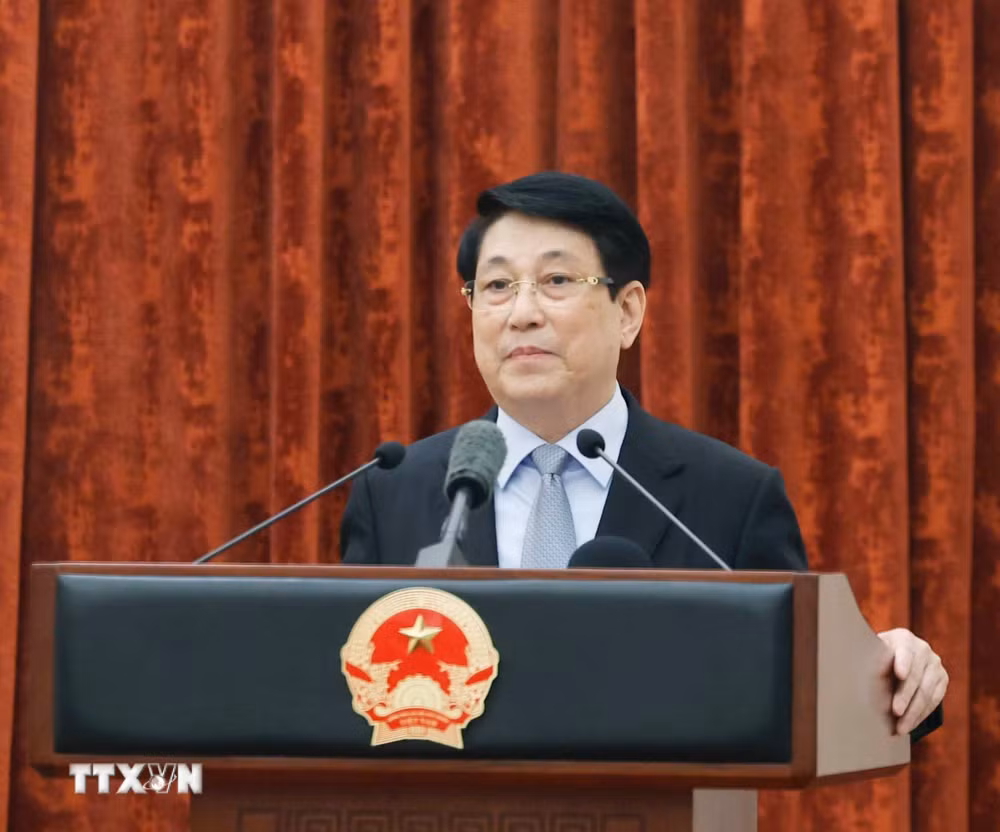 ttxvn-tong-bi-thu-chu-tich-nuoc-to-lam-gap-mat-can-bo-van-phong-chu-tich-nuoc-4.jpg