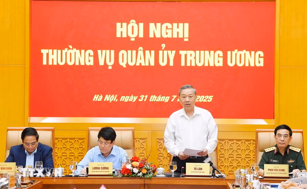 ttxvn-tong-bi-thu-thuong-vu-quan-uy-trung-uong-1.jpg