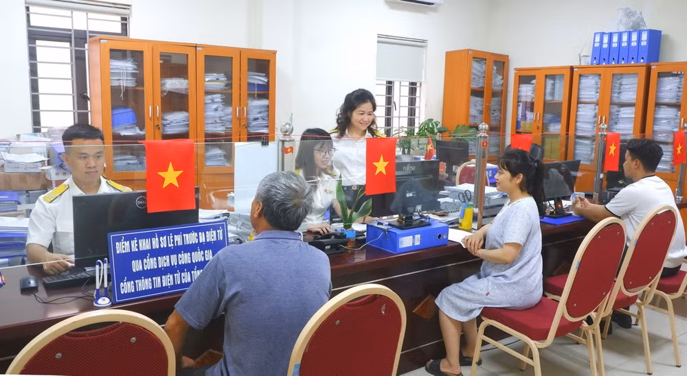 chinh-quyen-2-cap-2.jpg