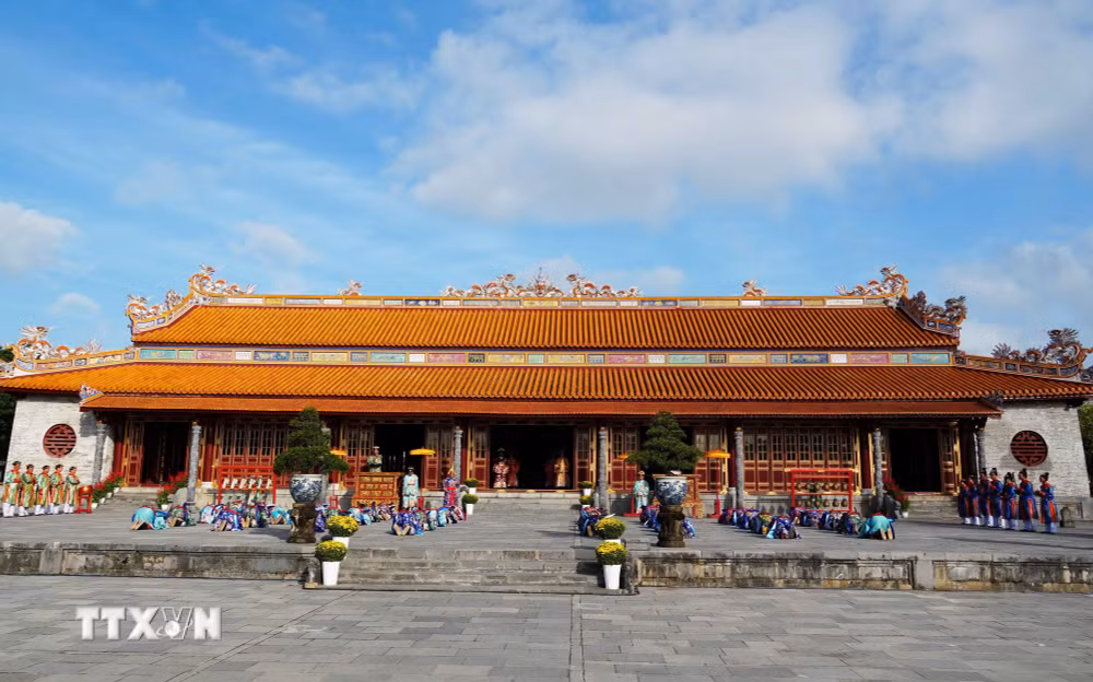 ttxvn-le-thiet-trieu-nguyen-dan-trieu-nguyen-tai-dai-noi-hue-14.jpg