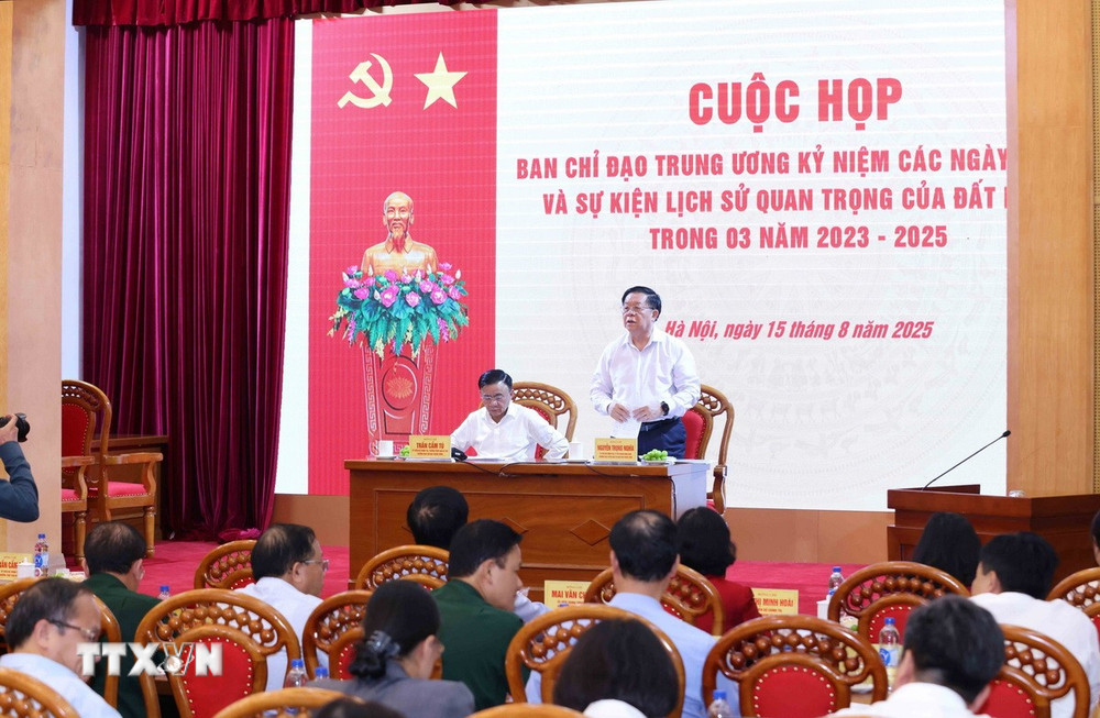 ttxvn-ban-chi-dao-cac-ngay-le-lon-2.jpg