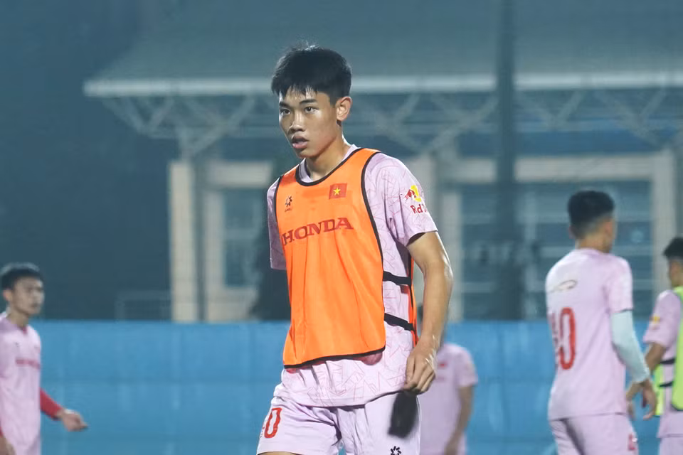 Ngôi sao trẻ Đình Bắc cũng tạm gác lại những 'lùm xùm' về chuyển nhượng ở cấp Câu lạc bộ để tập trung cho Đội tuyển Quốc gia. (Ảnh: Việt Anh/Vietnam+)