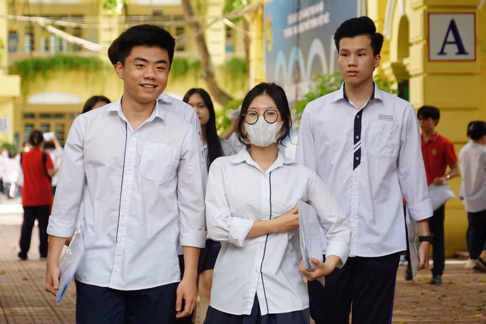 Với độ khó của các câu hỏi được sắp xếp theo thứ tự tăng dần, đề thi môn Toán năm nay được nhiều thí sinh đánh giá là không quá khó. (Ảnh: PV/Vietnam+)