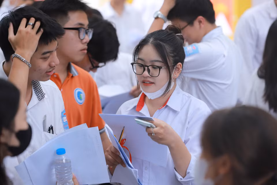 So với đề thi minh họa, một số thí sinh cho biết đề thi chính thức có phần khó hơn ở 10 câu hỏi cuối cùng. (Ảnh: PV/Vietnam+)