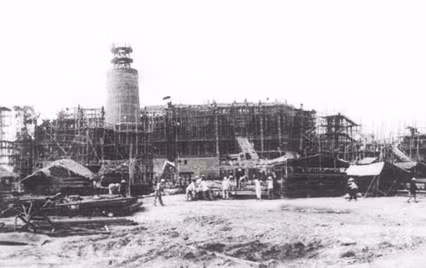 Nhà máy điện Việt Trì được khởi công xây dựng năm 1959, khánh thành năm 1962, có công suất lắp đặt 16MW, cấp điện phục vụ sản xuất cho khu công nghiệp Việt Trì và phát triển văn hóa-xã hội cho các tỉnh Phú Thọ, Vĩnh Phúc, Tuyên Quang, Hà Giang. (Ảnh: Tư liệu/TTXVN phát)