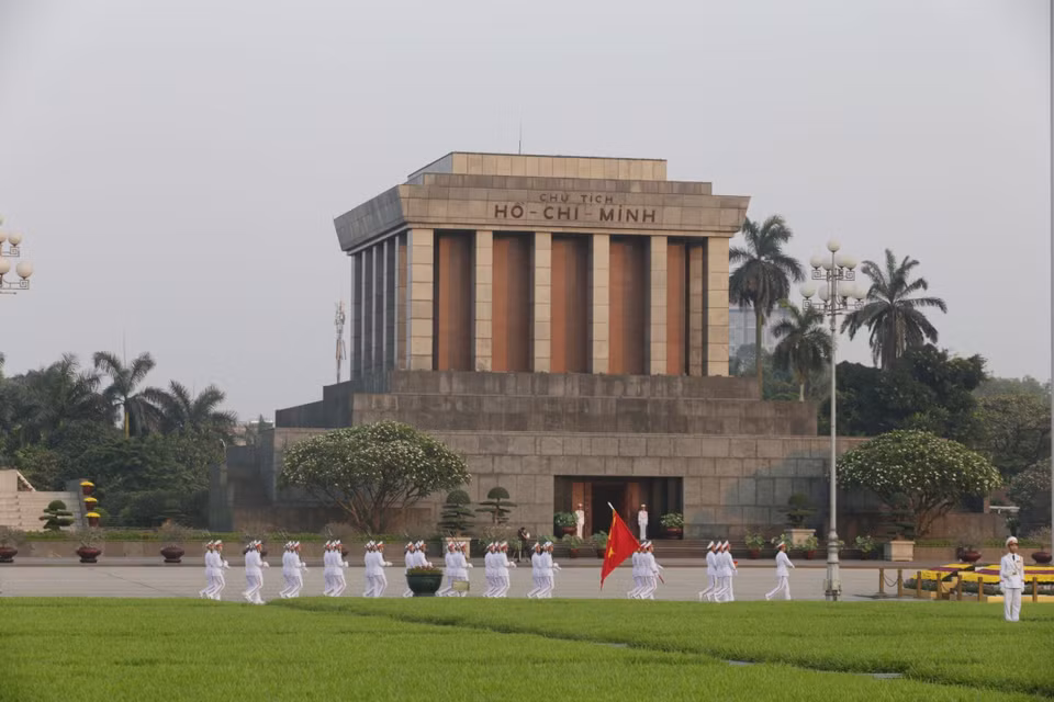 Quang cảnh lễ thượng cờ, chào cờ sáng 19/5. (Ảnh: Anh Tuấn/TTXVN)