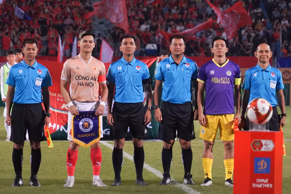 Tối 3/11, Hà Nội FC chạm trán nhà đương kim vô địch Công an Hà Nội trong trận cầu tâm điểm của vòng 3 V-League 2023/24. (Ảnh: Việt Anh/Vietnam+)
