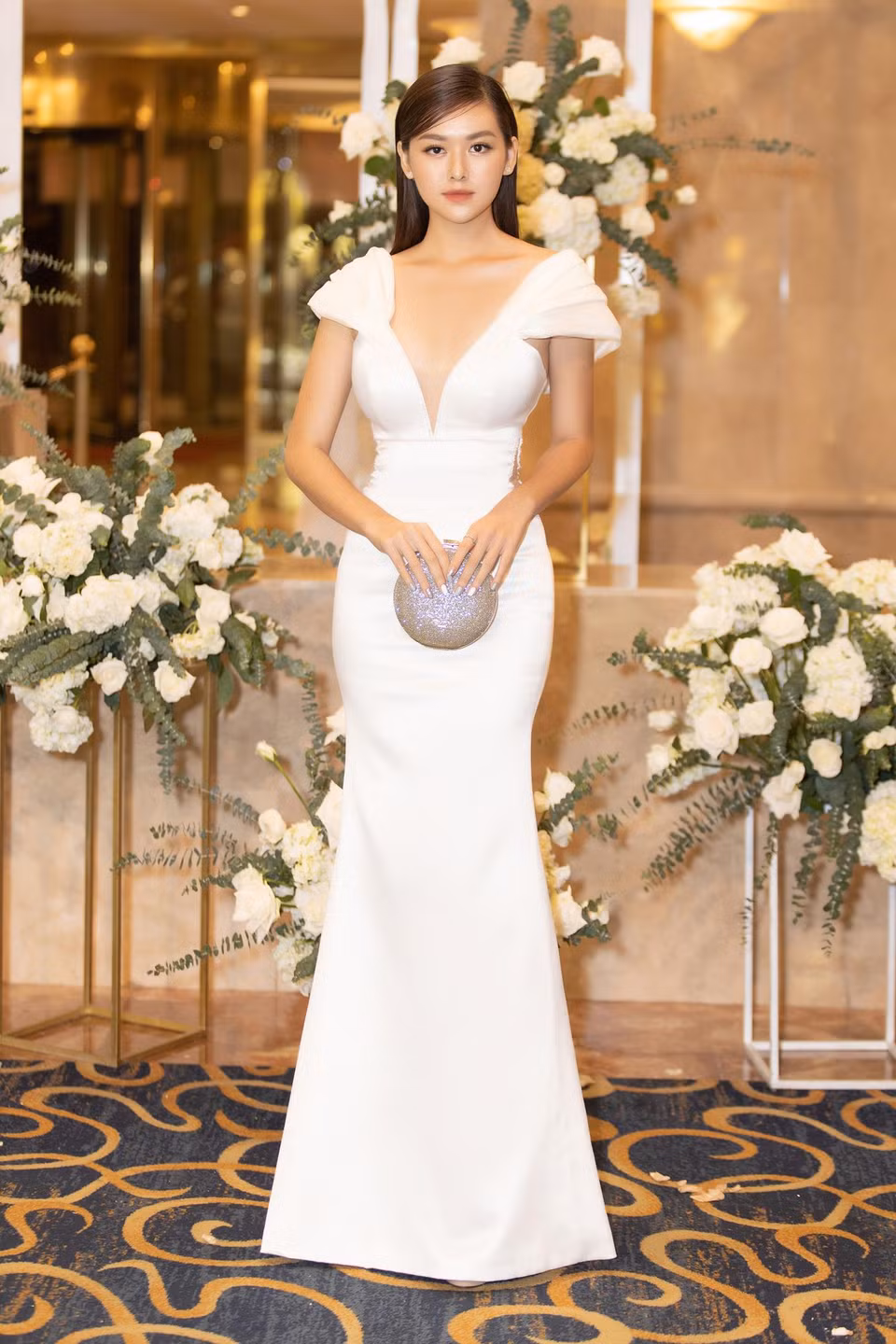Rũ bỏ hình ảnh ngọc nữ thường gặp, Á hậu Tường San lần này lại khoác lên mình bộ cánh với những đường cut out ‘táo bạo’, khoe trọn vòng 1 đầy đặn. (Ảnh: Huy Nguyễn/Vietnam+)