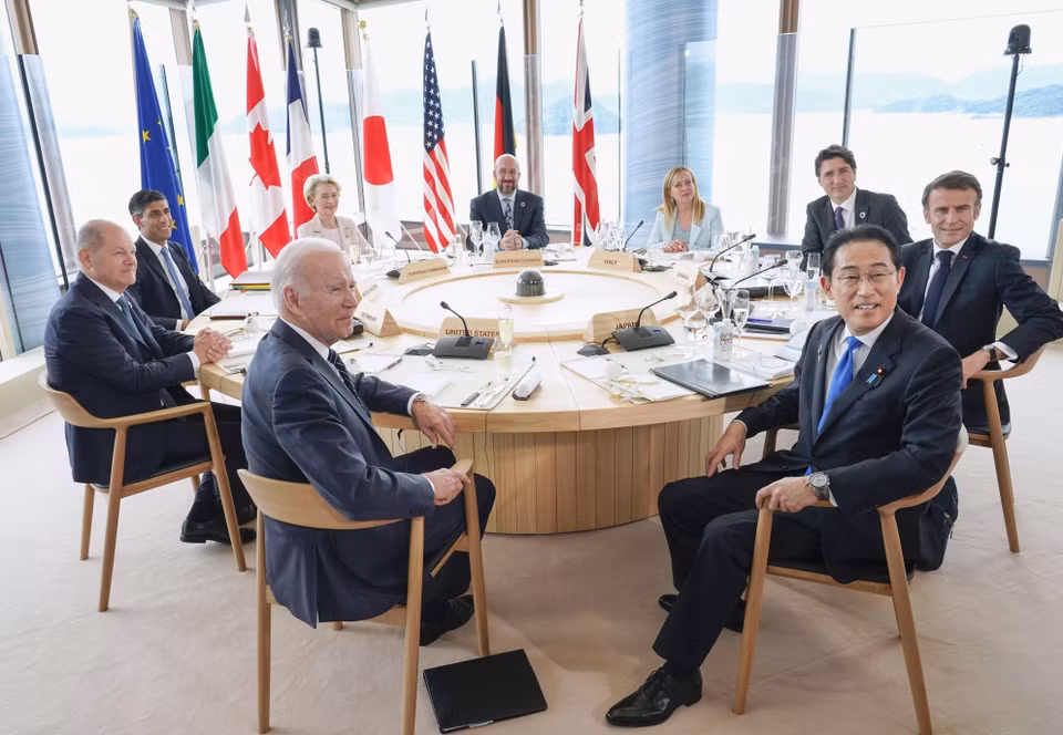 Ngày 20/5/2023, các nhà lãnh đạo Nhóm các nước công nghiệp phát triển (G7) đã ra tuyên bố chung tại hội nghị thượng đỉnh ở Hiroshima (Nhật Bản). Ảnh: Lãnh đạo các nước G7 tại hội nghị thượng đỉnh ở Hiroshima, Nhật Bản ngày 19/5/2023. (Ảnh: Kyodo/TTXVN)