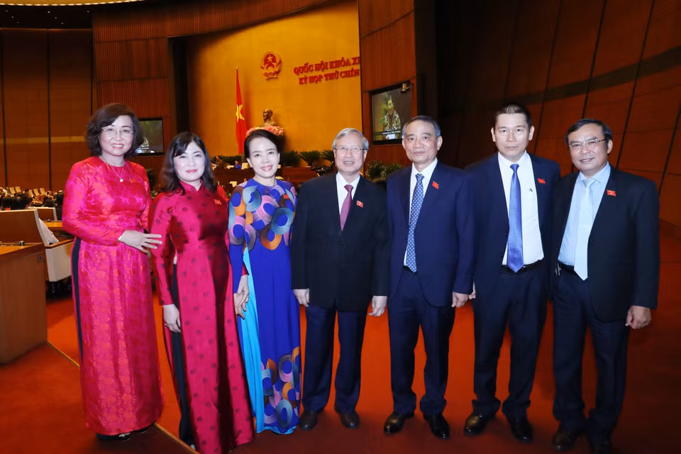 Đồng chí Trần Quốc Vượng, Ủy viên Bộ Chính trị, Thường trực Ban Bí thư và các đại biểu tại lễ bế mạc. (Ảnh: Thống Nhất/TTXVN)