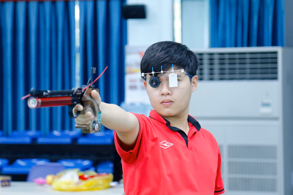 Theo kế hoạch, Đội tuyển Bắn súng Việt Nam sẽ tập luyện tại Trung tâm Huấn luyện Thể thao Quốc gia Hà Nội đến đầu tháng Tư, trước khi lên đường tham dự lượt Vòng loại Olympic của thế giới diễn ra từ ngày 11/4 đến ngày 19/4/2024 tại Brazil. (Ảnh: Việt Anh/Vietnam+)
