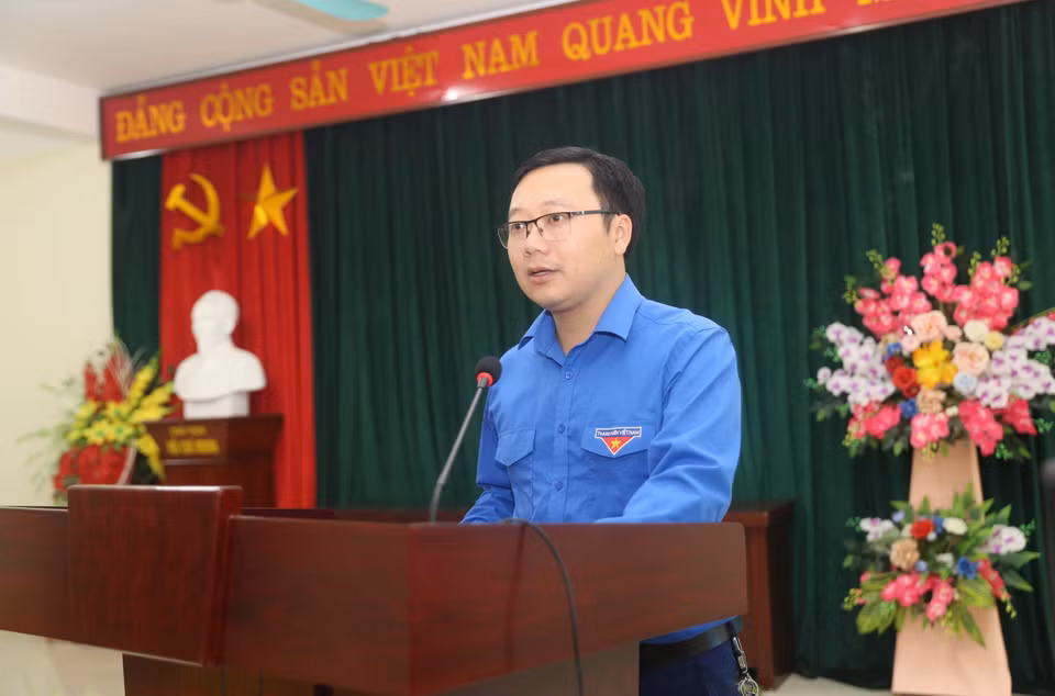 Bí thư Đoàn khối các cơ quan Tỉnh Hòa Bình Nguyễn Như Quỳnh phát biểu tại buổi tọa đàm.( Ảnh: Tuấn Đức/TTXVN)