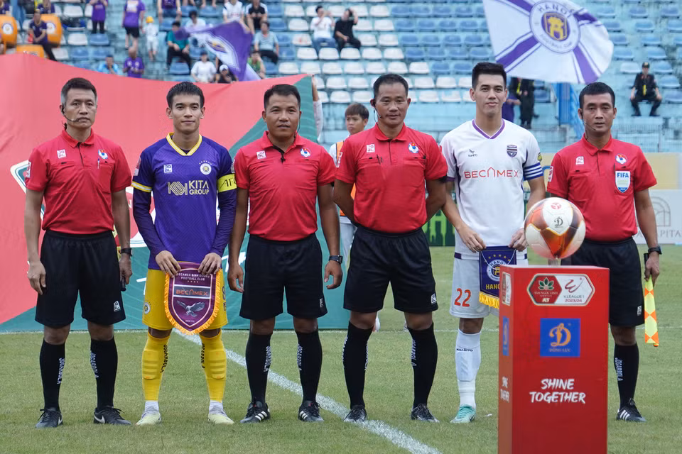 Chiều 30/6, đội chủ nhà Hà Nội FC tiếp đón Câu lạc bộ Becamex Bình Dương trong trận đấu ở vòng 26 Giải Vô địch Quốc gia V-League 2023-2024. (Ảnh: Việt Anh/Vietnam+)