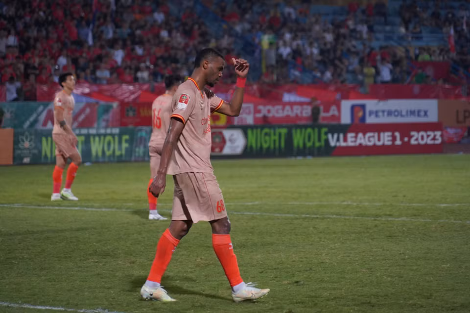Trận hòa 0-0 khiến Công an Hà Nội có nguy cơ bị Hà Nội FC chiếm mất vị trí thứ 2, và bị đội đầu bảng Thanh Hóa nới rộng khoảng cách lên thành 6 điểm sau vòng 10. (Ảnh: Hoài Nam/Vietnam+)