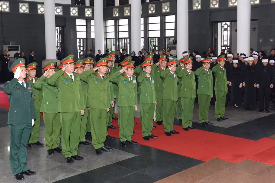 Bộ Tư lệnh Cảnh sát cơ động, Bộ Công an viếng Tổng Bí thư Nguyễn Phú Trọng. (Ảnh: TTXVN)