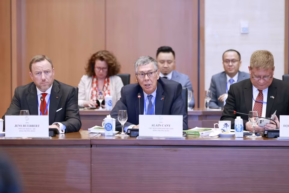 Ông Alain Cany, Chủ tịch Eurocham Việt Nam, đồng Trưởng Đoàn doanh nghiệp Hội đồng Kinh doanh EU-ASEAN phát biểu. (Ảnh: Doãn Tấn/TTXVN)