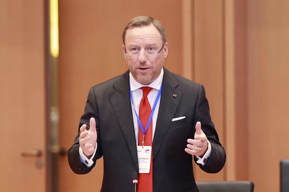 Ông Jens Ruebbert, Phó Chủ tịch EU-ABC, đồng Trưởng Đoàn doanh nghiệp Hội đồng Kinh doanh EU-ASEAN phát biểu. (Ảnh: Doãn Tấn/TTXVN)