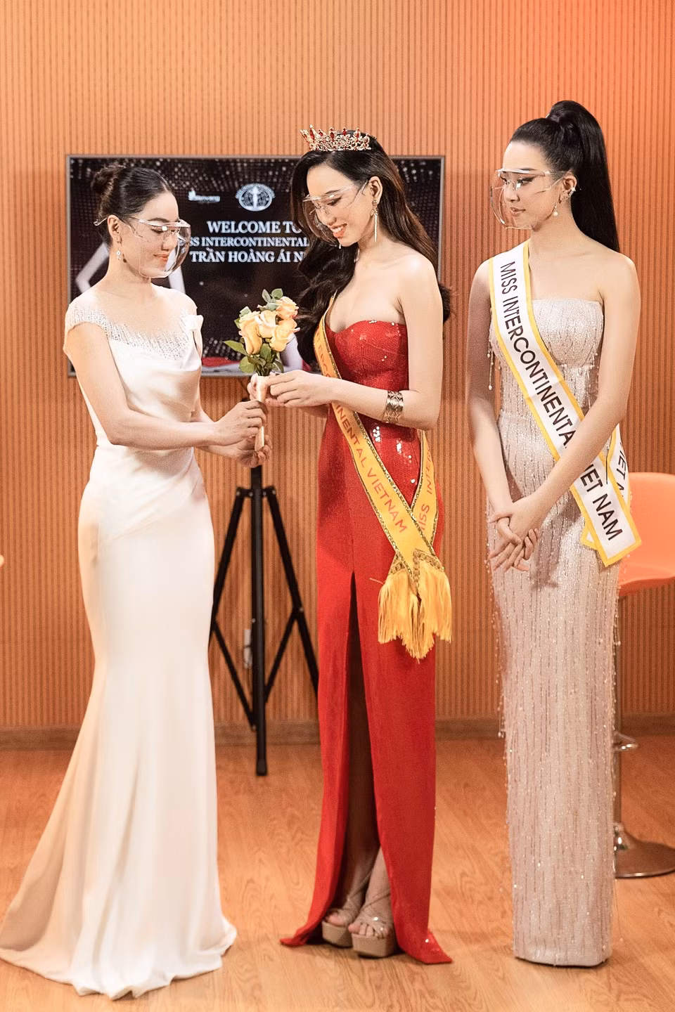 Ái Nhi sinh năm 1998, đến từ Đắk Lắk và hiện đang là sinh viên ngành Kinh doanh thương mại của trường Đại học Văn Lang. (Ảnh:Vietnam+)