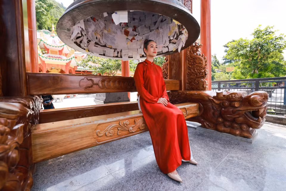 Chùa Bà Đen Tây Ninh tọa lạc trên ngọn núi được mệnh danh là 'nóc nhà Đông Nam Bộ'. Chùa được du khách thập phương biết đến với những truyền thuyết ly kỳ và phong cảnh hữu tình. (Ảnh: CTV/Vietnam+)