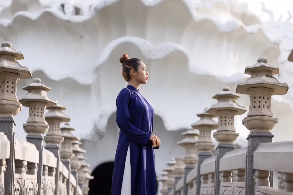 Chùa Thiên Lâm hay còn gọi là chùa Gò Kén là một trong những ngôi chùa linh thiêng tại Tây Ninh với nhiều câu chuyện tâm linh thú vị. Tên gọi chùa Gò Kén bắt nguồn từ việc ngôi chùa này được xây trên một nền đất cao, xung quanh mọc đầy dây kén. (Ảnh: CTV/Vietnam+)