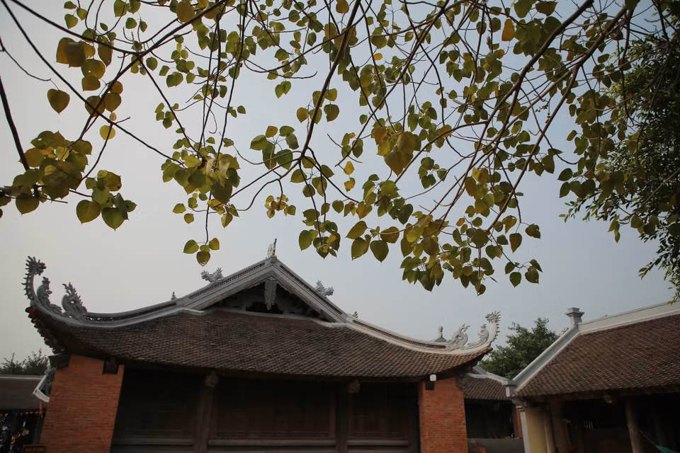 Khi Đinh Tiên Hoàng mất, Hoàng hậu Dương Thị Nguyệt cùng công chúa Ngọc Nương đã trở về quê hương Đặng Xá giúp dân Kim Bảng dựng chùa, trồng cấy và ổn định cuộc sống. (Ảnh: Xuân Mai/Vietnam+)