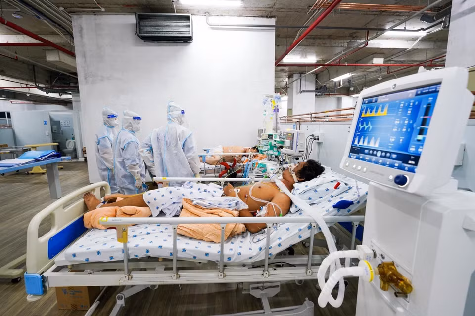 Ban đầu, Trung tâm Hồi sức tích cực này có 250 giường cho bệnh nhân nặng và sẽ tiếp tục được tăng thêm 115 giường nữa để đón bệnh nhân. (Ảnh: TTXVN phát)