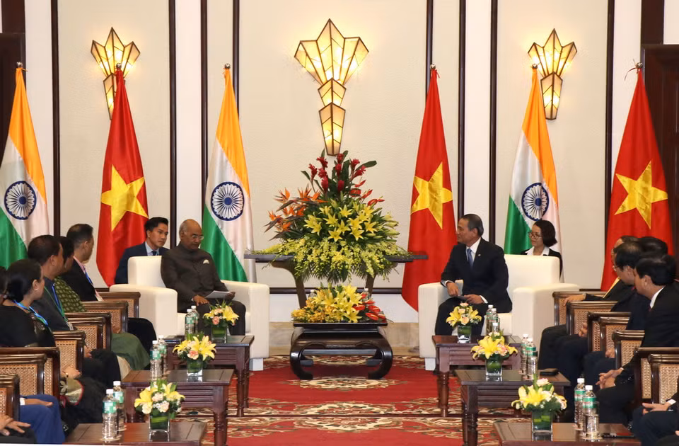 Tổng thống Ấn Độ Ram Nath Kovind tiếp Bí thư Thành ủy Đà Nẵng Trương Quang Nghĩa đến chào. (Ảnh: Đinh Văn Nhiều/TTXVN)