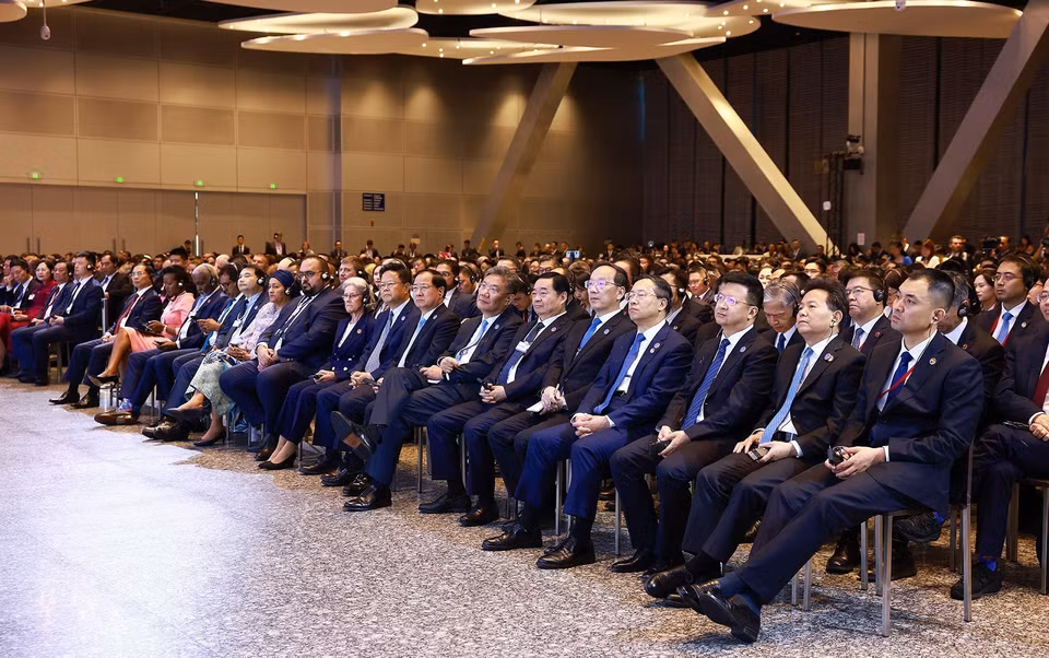Các đại biểu tham dự Phiên toàn thể Hội nghị thường niên các nhà tiên phong lần thứ 15 của Diễn đàn Kinh tế Thế giới (WEF). (Ảnh: Dương Giang/TTXVN)
