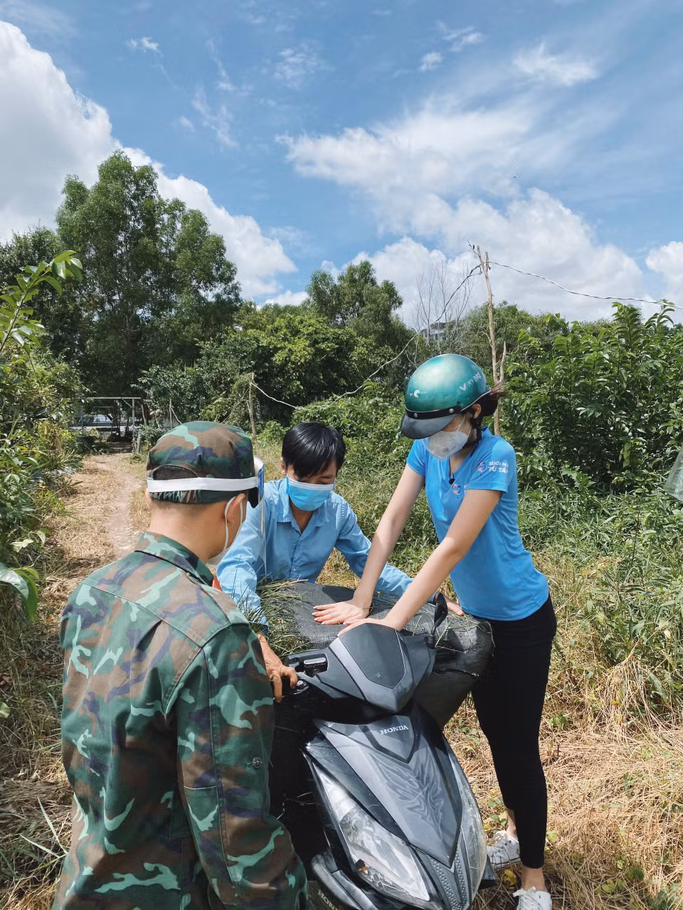 Song song đó, cô vẫn theo đuổi dự án nhân ái mà mình sẽ mang đến cuộc thi Miss World 2021. (Ảnh: CTV/Vietnam+)