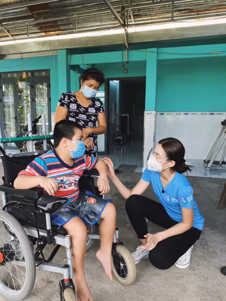 Một số hình ảnh trong chuyến đi ý nghĩa của Hoa hậu Đỗ Hà. (Ảnh: CTV/Vietnam+)
