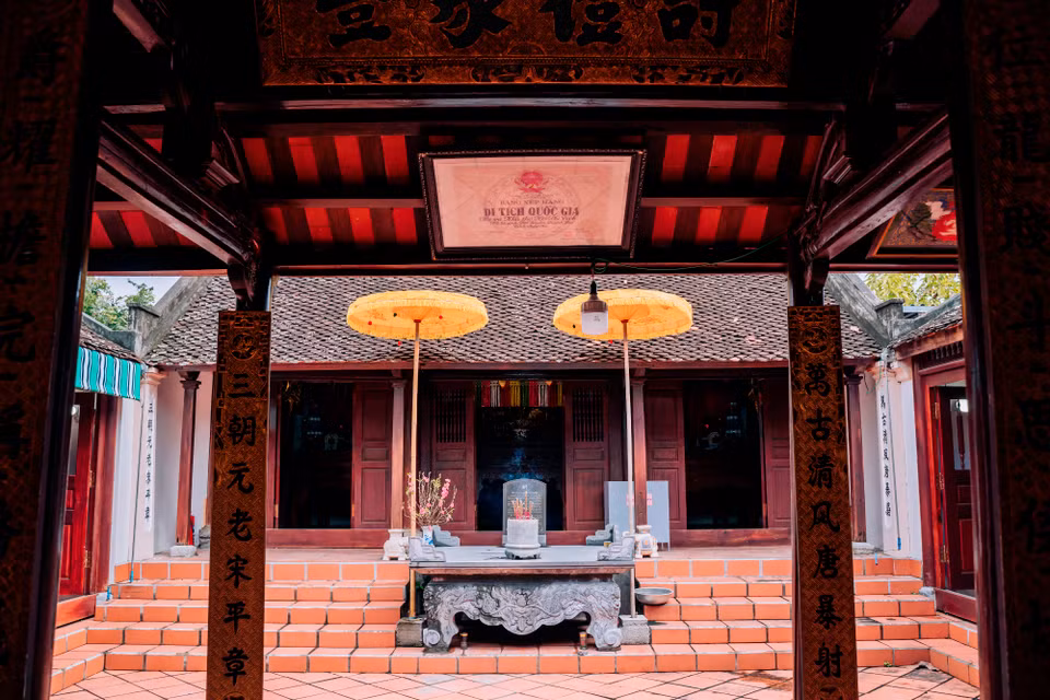 Làng Quỳnh Đôi là một làng nhỏ gần biển nổi tiếng với truyền thống hiếu học, khổ luyện thành tài, gắn với tên gọi Làng khoa bảng mà trong dân gian đã truyền tụng “Bắc Hà Hành Thiện, Hoan Diễn Quỳnh Đôi.” (Ảnh: Mai Mai/Vietnam+)